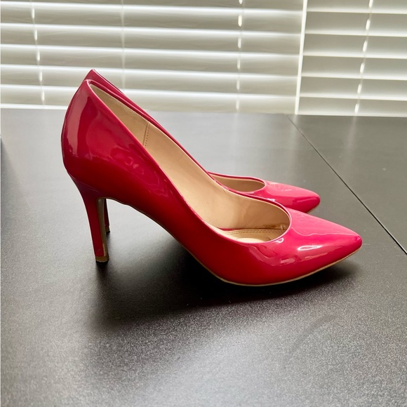 Kelly and Katie Barbie Pink Heels - Picture 1 of 7